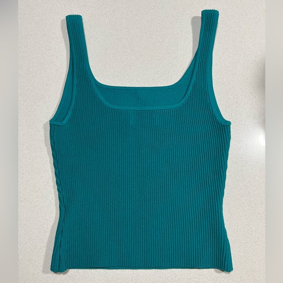 Aritzia - Babaton Sculpt Knit Squareneck Tank in Emerald Green - Picture 2 of 7